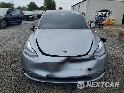 Piąte zdjęcie samochodu w środku: 2025 TESLA MODEL Y VIN:7SAYGDEF0SA349862 - miniatura