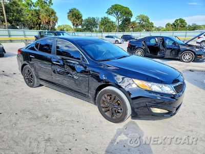 Czwarte zdjęcie samochodu z boku: 2013 KIA OPTIMA LX VIN:5XXGM4A74DG195305 - miniatura