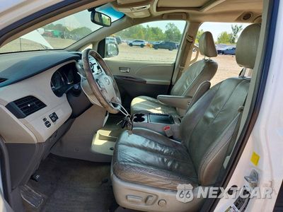 Zdjęcie 7 z 13 samochodu: 2011 TOYOTA SIENNA XLE 8-PASSENGER VIN:5TDYK3DC4BS117843 - miniatura