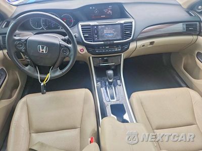 Zdjęcie 8 z 13 samochodu: 2017 HONDA ACCORD EXL VIN:1HGCR2F82HA024254 - miniatura