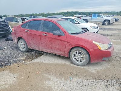Czwarte zdjęcie samochodu z boku: 2010 FORD FOCUS SE VIN:1FAHP3FN2AW227021 - miniatura