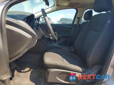 Zdjęcie 7 z 13 samochodu: 2018 FORD FOCUS SE VIN:1FADP3K2XJL228526 - miniatura
