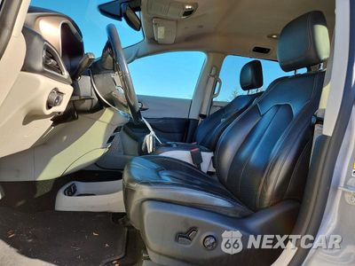 Zdjęcie 7 z 13 samochodu: 2019 CHRYSLER PACIFICA TOURING L VIN:2C4RC1BGXKR555156 - miniatura