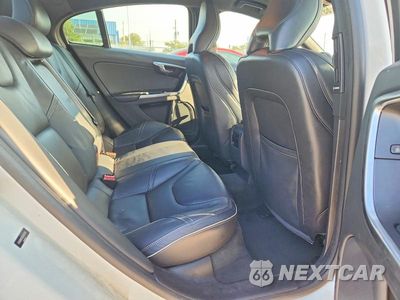 Zdjęcie 10 z 12 samochodu: 2017 VOLVO S60 R DESIGN VIN:YV149MTS5H2422142 - miniatura
