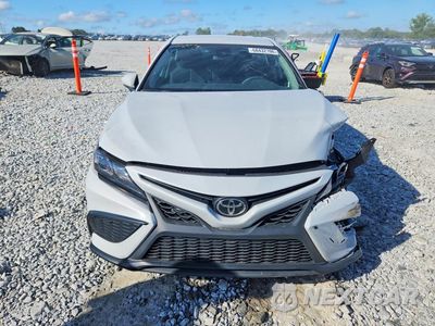 Piąte zdjęcie samochodu w środku: 2024 TOYOTA CAMRY SE VIN:4T1G11AK2RU260063 - miniatura
