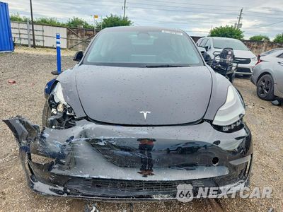Piąte zdjęcie samochodu w środku: 2023 TESLA MODEL 3 VIN:5YJ3E1EA4PF435444 - miniatura