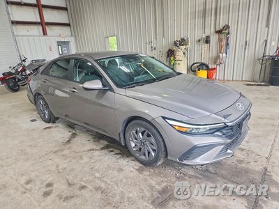 Czwarte zdjęcie samochodu z boku: 2024 HYUNDAI ELANTRA SEL VIN:KMHLM4DG7RU809836 - miniatura