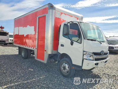 Czwarte zdjęcie samochodu z boku: 2017 HINO 195 BOX TRUCK VIN:JHHSDM2H0HK005526 - miniatura