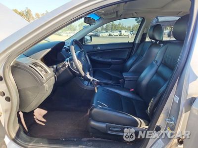 Zdjęcie 7 z 12 samochodu: 2003 HONDA ACCORD EX VIN:JHMCM56783C063318 - miniatura
