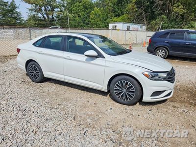 Czwarte zdjęcie samochodu z boku: 2019 VOLKSWAGEN JETTA S VIN:3VWC57BU5KM069562 - miniatura