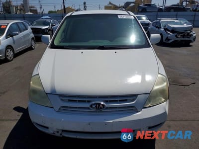 Piąte zdjęcie samochodu w środku: 2010 KIA SEDONA LX VIN:KNDMG4C39A6358402 - miniatura
