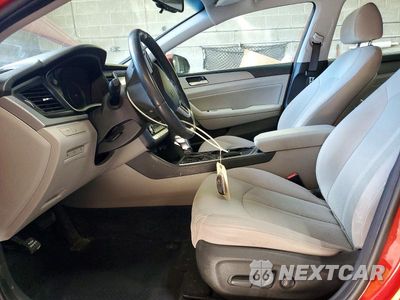 Zdjęcie 7 z 12 samochodu: 2019 HYUNDAI SONATA SEL VIN:5NPE34AF1KH807835 - miniatura