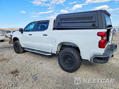 Drugie zdjęcie samochodu z przodu: 2020 CHEVROLET SILVERADO K1500 VIN:3GCUYAEF4LG260818 - miniatura