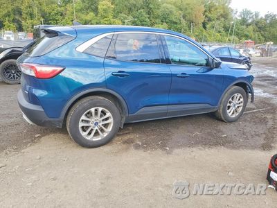 Trzecie zdjęcie samochodu z tyłu: 2020 FORD ESCAPE SE VIN:1FMCU9G60LUC62366 - miniatura