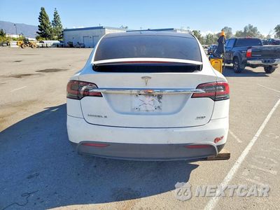 Zdjęcie 6 z 13 samochodu: 2016 TESLA MODEL X VIN:5YJXCDE24GF026166 - miniatura