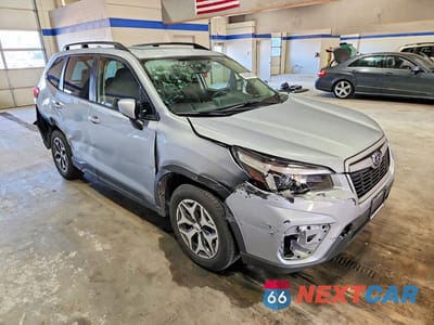 Czwarte zdjęcie samochodu z boku: 2020 SUBARU FORESTER PREMIUM VIN:JF2SKAGC6LH604717 - miniatura