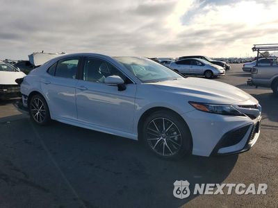 Czwarte zdjęcie samochodu z boku: 2024 TOYOTA CAMRY SE VIN:4T1G11AK7RU222604 - miniatura