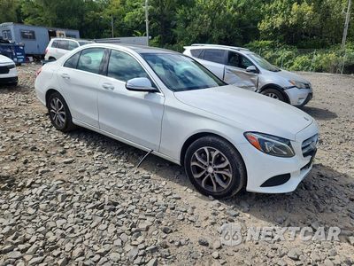 Czwarte zdjęcie samochodu z boku: 2015 MERCEDES-BENZ C 300 4MATIC VIN:55SWF4KB4FU008934 - miniatura