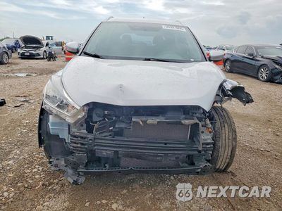 Piąte zdjęcie samochodu w środku: 2018 NISSAN KICKS SV VIN:3N1CP5CU4JL509522 - miniatura