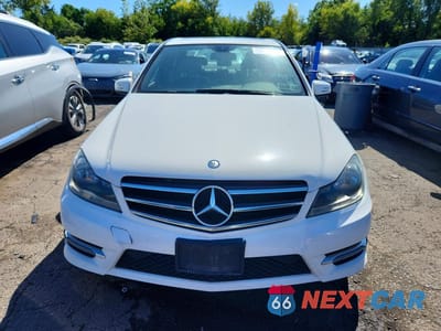 Piąte zdjęcie samochodu w środku: 2014 MERCEDES-BENZ C 300 4MATIC VIN:WDDGF8AB9EG177615 - miniatura
