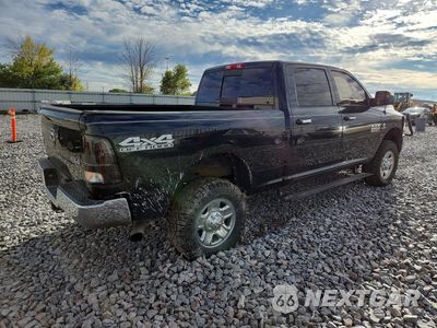 Trzecie zdjęcie samochodu z tyłu: 2018 RAM 2500 SLT VIN:3C6UR5DL4JG243405 - miniatura