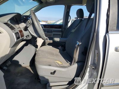 Zdjęcie 7 z 13 samochodu: 2010 CHRYSLER TOWN & COUNTRY TOURING VIN:2A4RR5D19AR108972 - miniatura