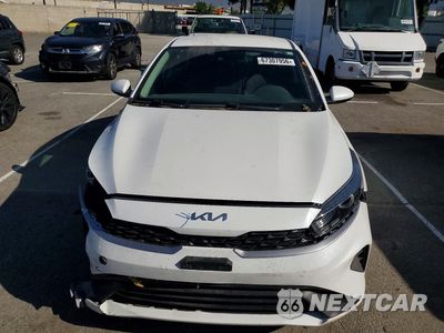 Piąte zdjęcie samochodu w środku: 2023 KIA FORTE LXS VIN:3KPF24AD1PE538995 - miniatura