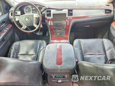 Zdjęcie 8 z 13 samochodu: 2011 CADILLAC ESCALADE ESV PREMIUM VIN:1GYS4JEF2BR223469 - miniatura
