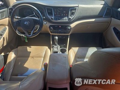 Zdjęcie 8 z 12 samochodu: 2016 HYUNDAI TUCSON LIMITED VIN:KM8J33A24GU071200 - miniatura