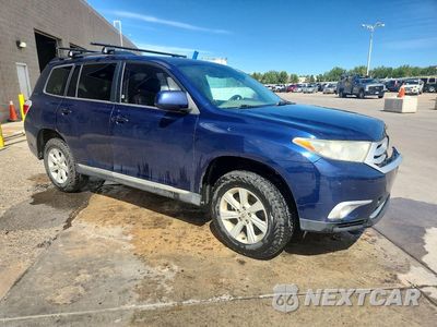 Czwarte zdjęcie samochodu z boku: 2013 TOYOTA HIGHLANDER SE VIN:5TDBK3EH2DS210024 - miniatura