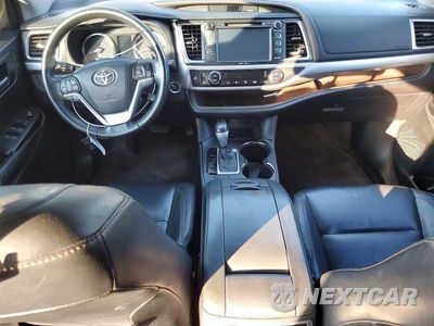 Zdjęcie 8 z 12 samochodu: 2015 TOYOTA HIGHLANDER XLE VIN:5TDKKRFH7FS075854 - miniatura