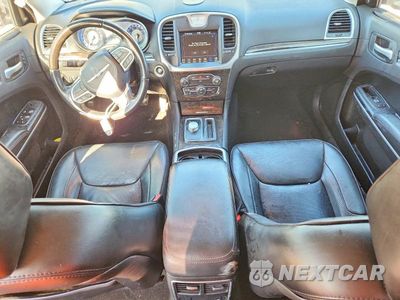 Zdjęcie 8 z 13 samochodu: 2019 CHRYSLER 300 LIMITED VIN:2C3CCAEG5KH538146 - miniatura