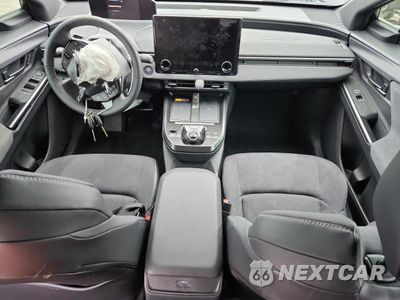 Zdjęcie 8 z 12 samochodu: 2026 TOYOTA C-HR XSE VIN:JTMAAAAD7TJ026229 - miniatura
