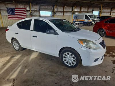 Czwarte zdjęcie samochodu z boku: 2014 NISSAN VERSA 1.6 S PLUS VIN:3N1CN7AP8EL843704 - miniatura
