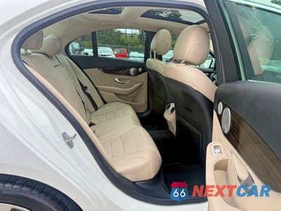 Zdjęcie 6 z 14 samochodu: 2017 MERCEDES-BENZ C 300 4MATIC VIN:55SWF4KB7HU198313 - miniatura