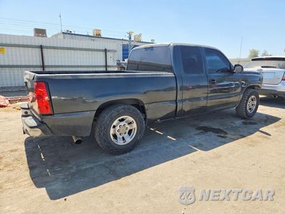 Trzecie zdjęcie samochodu z tyłu: 2003 CHEVROLET SILVERADO C1500 VIN:2GCEC19V631315850 - miniatura