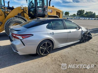 Trzecie zdjęcie samochodu z tyłu: 2019 TOYOTA CAMRY XSE VIN:4T1B61HK3KU164692 - miniatura