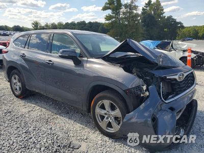 Czwarte zdjęcie samochodu z boku: 2022 TOYOTA HIGHLANDER LE VIN:5TDZZRAH2NS095509 - miniatura