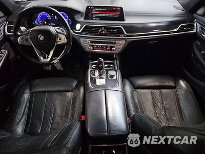 Zdjęcie 8 z 12 samochodu: 2019 BMW 750 XI VIN:WBA7F2C57KB240148 - miniatura