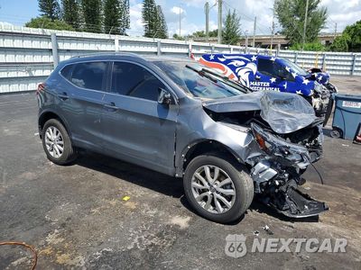 Czwarte zdjęcie samochodu z boku: 2020 NISSAN ROGUE SPORT SV VIN:JN1BJ1CV2LW252954 - miniatura