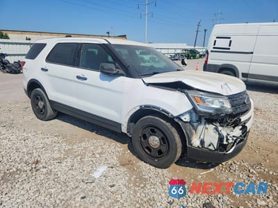 Czwarte zdjęcie samochodu z boku: 2019 FORD EXPLORER POLICE INTERCEPTOR VIN:1FM5K8ARXKGA31550 - miniatura
