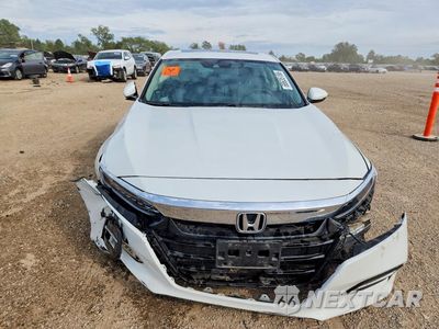 Piąte zdjęcie samochodu w środku: 2019 HONDA ACCORD TOURING HYBRID VIN:1HGCV3F91KA021704 - miniatura