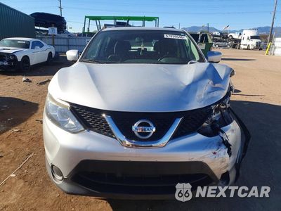 Piąte zdjęcie samochodu w środku: 2017 NISSAN ROGUE SPORT S VIN:JN1BJ1CRXHW105033 - miniatura