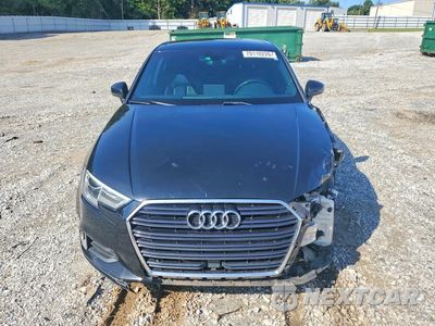 Piąte zdjęcie samochodu w środku: 2017 AUDI A3 PREMIUM VIN:WAUAUGFFXH1048024 - miniatura