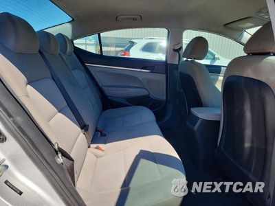 Zdjęcie 10 z 12 samochodu: 2019 HYUNDAI ELANTRA SE VIN:5NPD74LF7KH427184 - miniatura