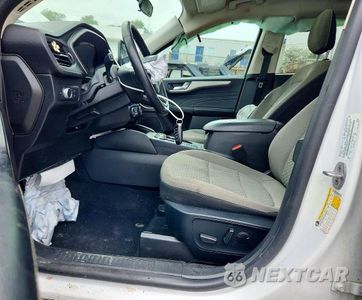 Zdjęcie 7 z 13 samochodu: 2021 FORD ESCAPE SE VIN:1FMCU9G69MUB06974 - miniatura