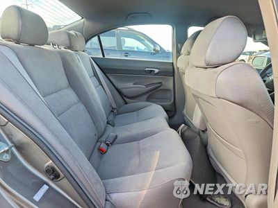 Zdjęcie 10 z 12 samochodu: 2006 HONDA CIVIC LX VIN:1HGFA16526L137532 - miniatura