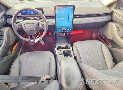 Zdjęcie 8 z 14 samochodu: 2025 FORD MUSTANG MACH-E SELECT VIN:3FMTK1R40SMA13619 - miniatura