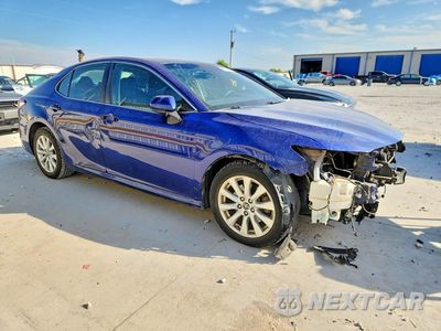 Czwarte zdjęcie samochodu z boku: 2018 TOYOTA CAMRY LE VIN:4T1B11HK5JU604957 - miniatura