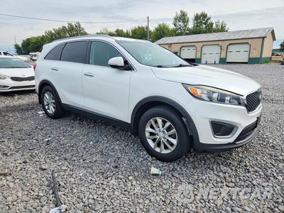 Czwarte zdjęcie samochodu z boku: 2016 KIA SORENTO LX VIN:5XYPG4A30GG074825 - miniatura